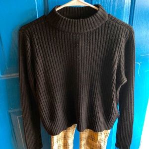 H&M black sweater small. H&M tan and black checkered pants size 6